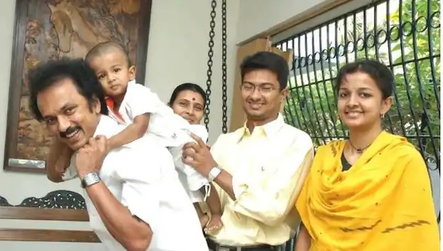 உதயநிதி - குடும்பத்துடன்
