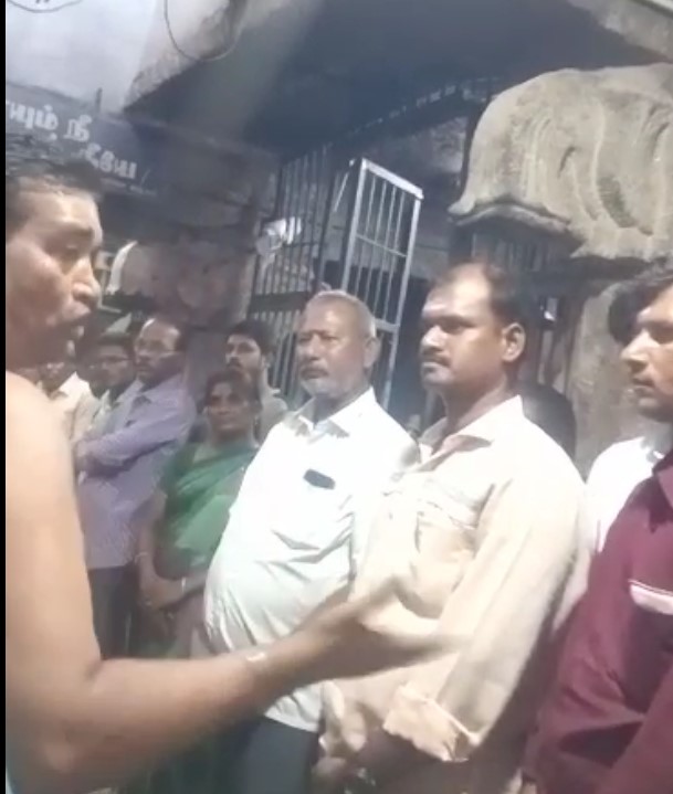 அருள்வாக்கு சொல்லும் அரசு வாத்தியார் 