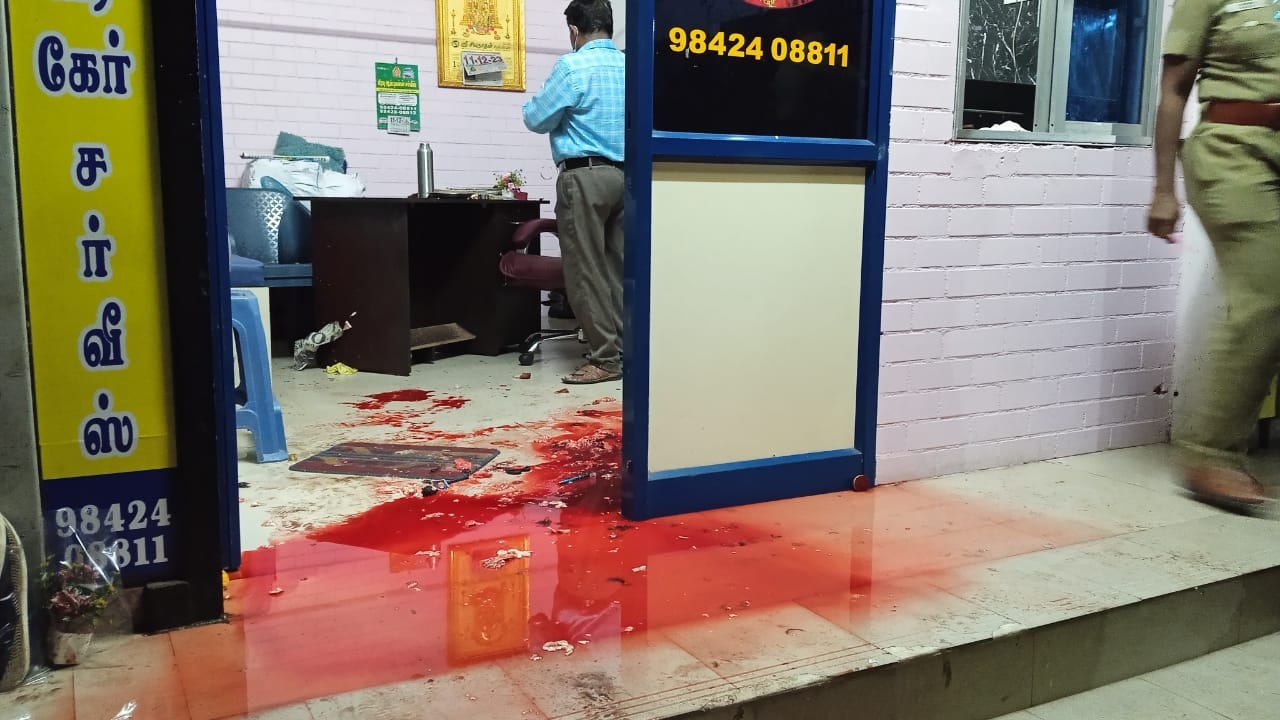 இரத்தம் ஆறு போன்ற 