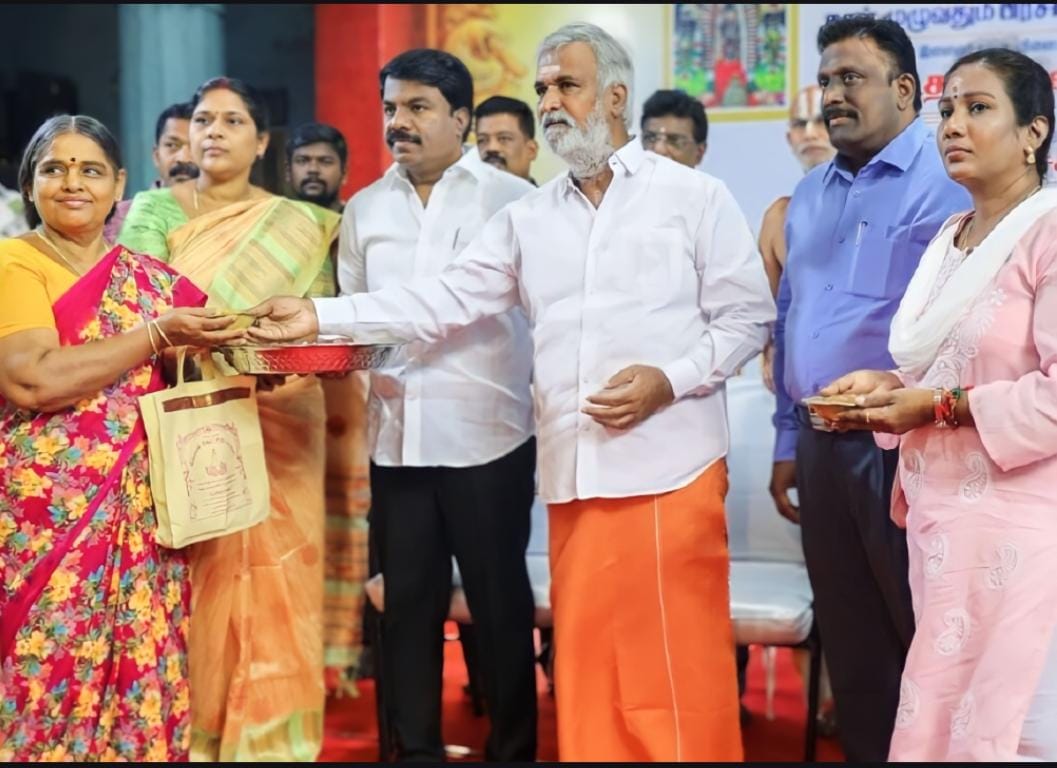 அமைச்சர் சேகர் பாபு தொடங்கி வைத்த காட்சி