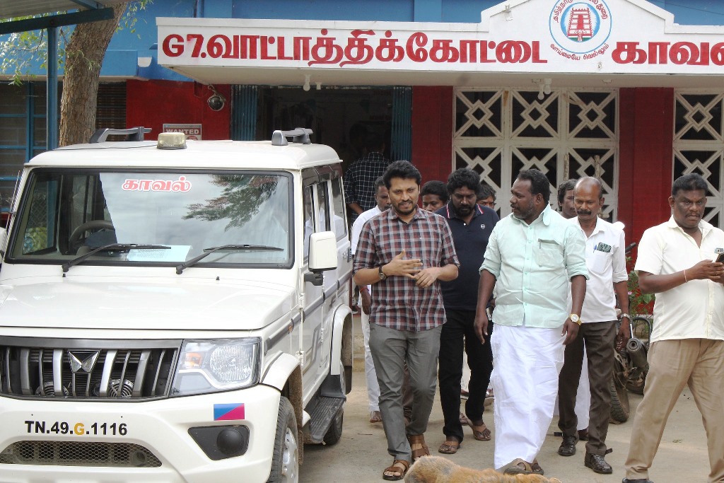 கள ஆய்வில் எவிடன்ஸ் கதிர்