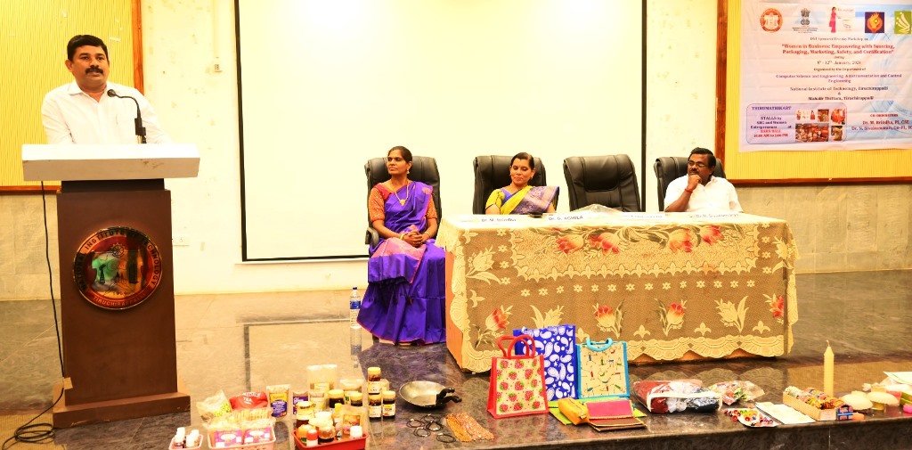 வணிகத்தில் பெண்களை மேம்படுத்துதல் !