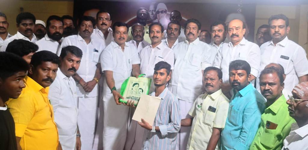 மாணவரணி சார்பில் இலவச மருத்துவ முகாம்