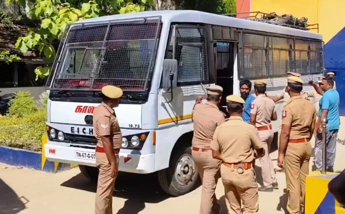 வழக்கில் ஆஜர் ஆக...