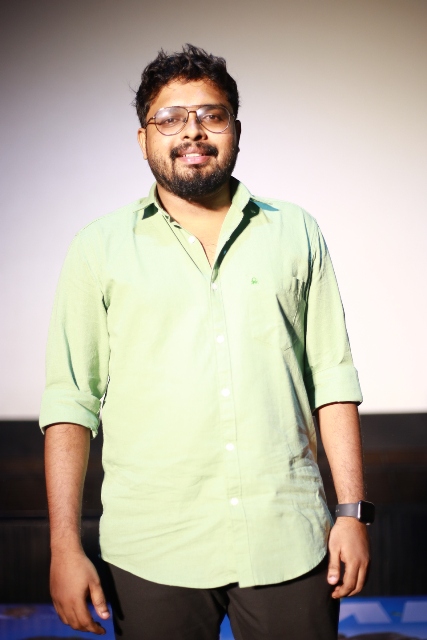 டைரக்டர் கார்த்திக் வேணுகோபாலன்