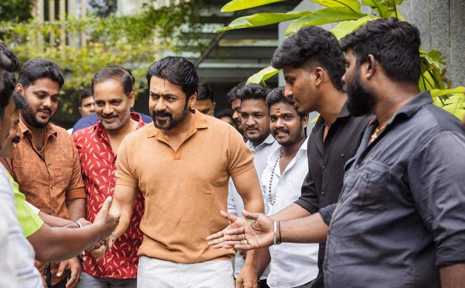 இரத்த தானம் செய்த நடிகர் சூர்யா