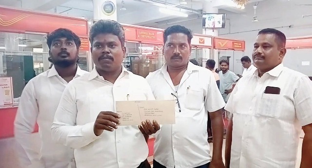 புகார் செய்யும் வழக்கறிஞர் பரத்