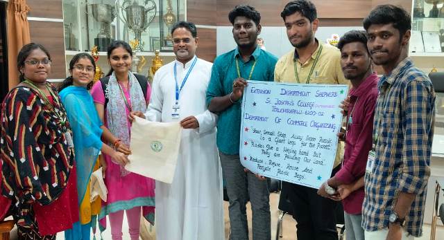 கல்லூரியின் முதல்வர் அருள் முனைவர் மரியதாஸ் சே ச