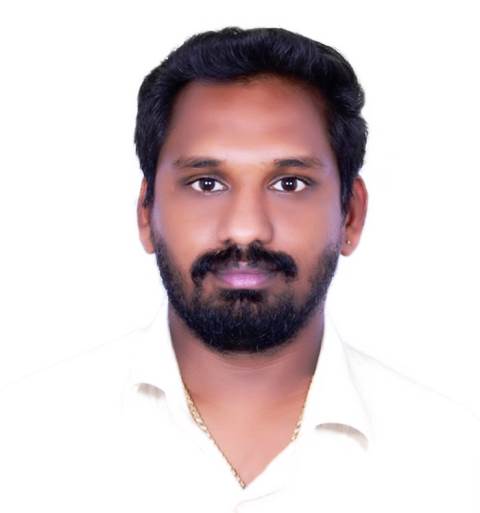மதுரையைச் சேர்ந்த நவீன்குமார்