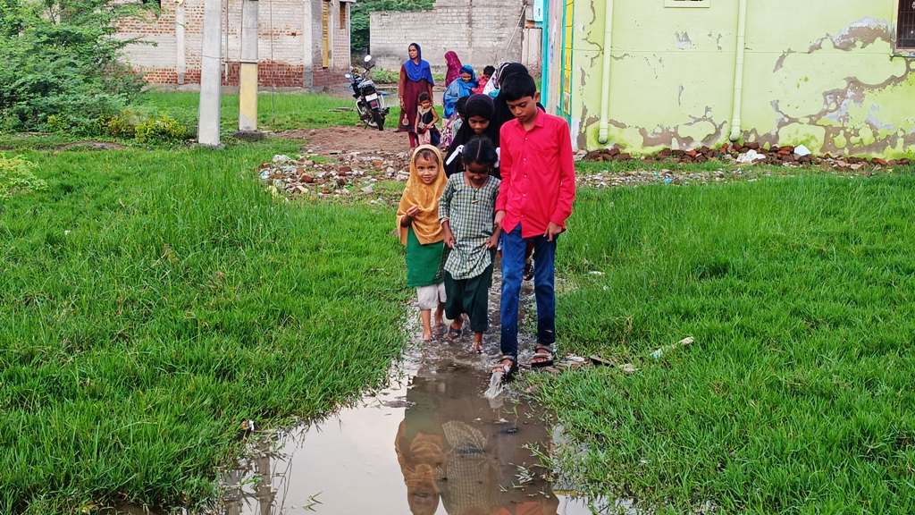 துர்நாற்றம் அல்லாடும் ஆரிப் நகர்