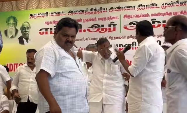 தர்மபுரி அதிமுக கூட்டத்தில்