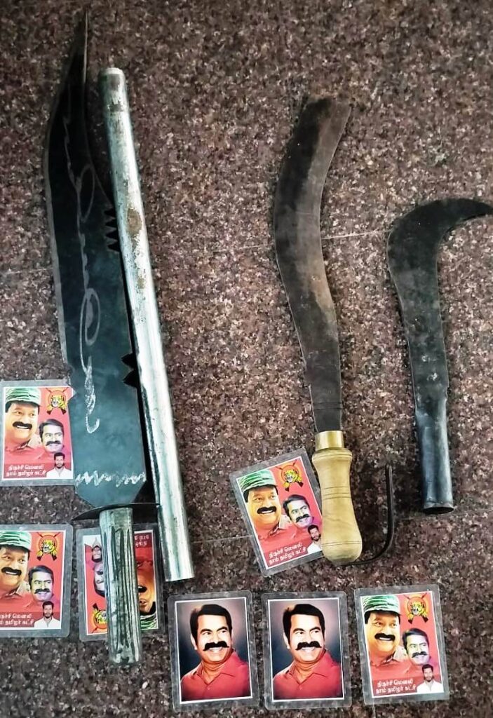 ரவுடிகள் வீட்டில் புகுந்து அள்ளிய ஆயுதங்கள்