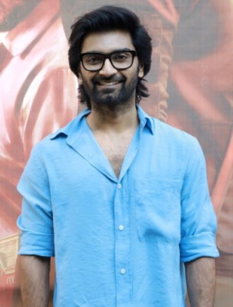 அதர்வா முரளி