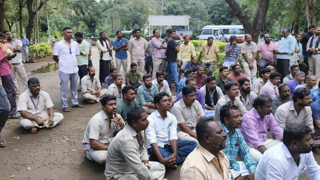 பெல் ஊழியா்கள் போராட்டம்