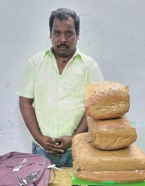 சிலம்பு ராஜா (36)