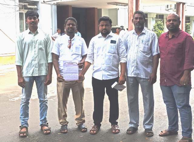மமக கட்சி நிர்வாகிகள்.