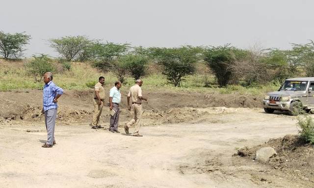 சாத்தூர் வருவாய் வட்டாட்சியர் ராமநாதன் ஆய்வின் போது