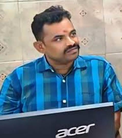 சார் பதிவாளர் செந்தூர் பாண்டியன்