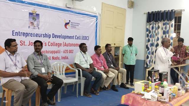 மாணவர்களிடையே உற்சாகத்தையும்  ஈடுபாட்டையும் வளர்த்த தொழில்முனைவோருக்கான கருத்தமர்வு