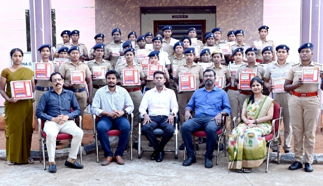 முதலுதவி பெட்டி வழங்கும் விழா 