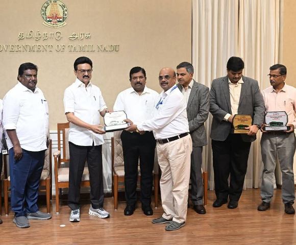 சிறப்பு விருதுகள்