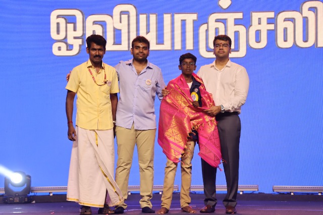 திருச்சி சாரதாஸ்