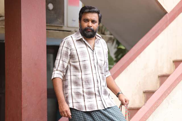 ’டூரிஸ்ட் ஃபேமிலி’    