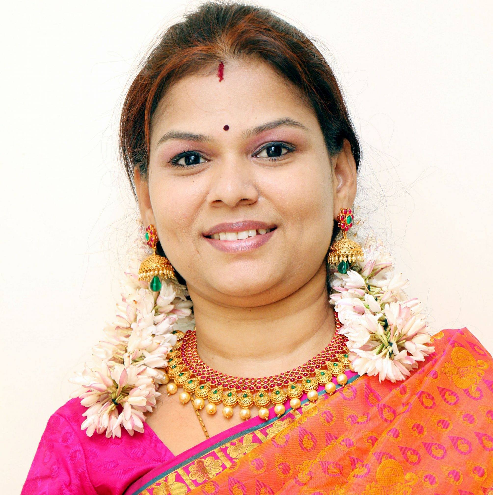 திருமதி. சுமதி - தன்னம்பிக்கை, இலக்கிய, ஆன்மிகப் பேச்சாளர், எழுத்தாளர்,