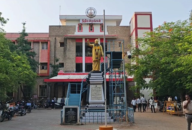 அழகிரியின் மகன் கோரிக்கை