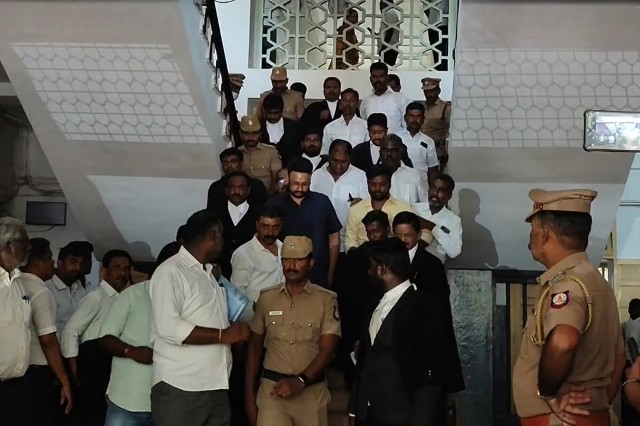 அழகிரியின் மகன் கோரிக்கை