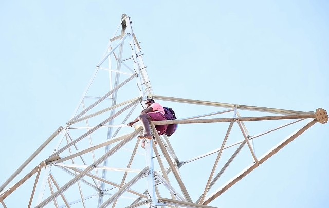 பாஜக நிர்வாகி போராட்டம்