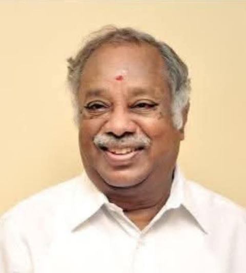 பேராசிரியர் பாலகிருஷ்ணன்.