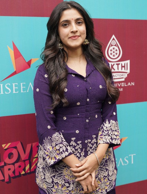 மீனாட்சி தினேஷ்