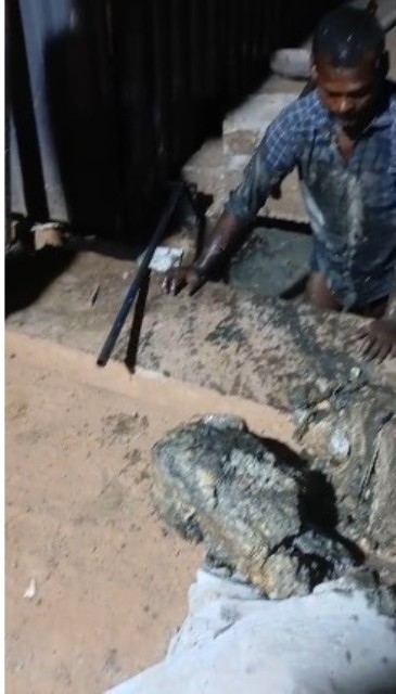 மனித கழிவு அகற்றும் அவலம்