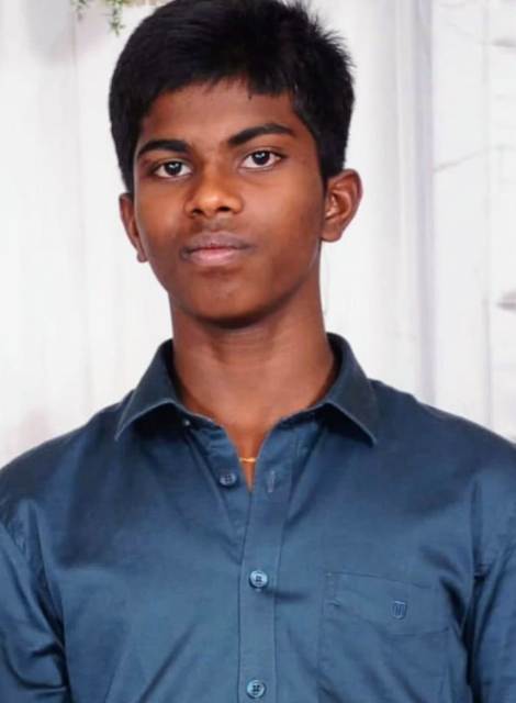 மாணவன் முகிலன்