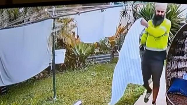 தபால்காரரின் நெகிழ்ச்சி செயல்