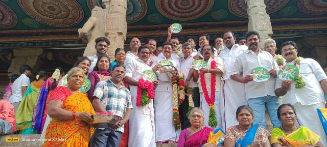 இல்லம்தோறும் எடப்பாடியார் !