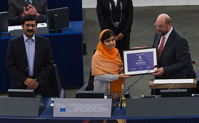 Malala Yousafzai (மலாலா யூசப்சையி)