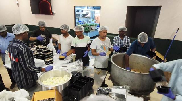 10 பைசாவிற்கு பிரியாணி 