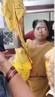 பெண் ஊழியர் அடவடி