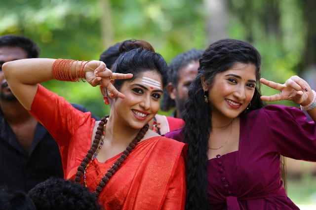 கம்பி கட்ன கதை