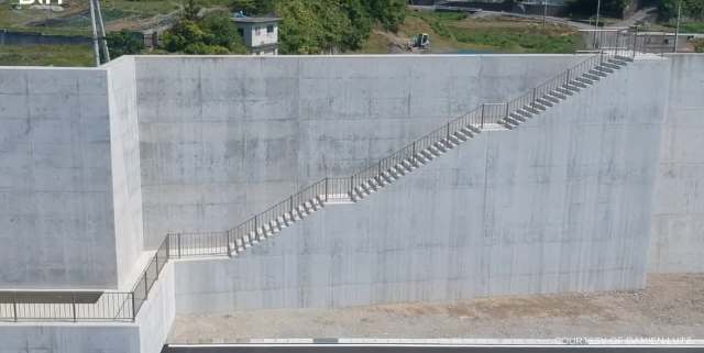 சுனாமி சுவர்