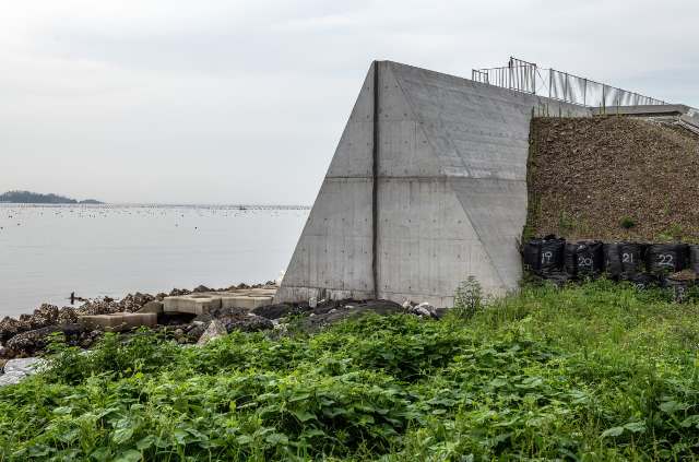 சுனாமி சுவர்