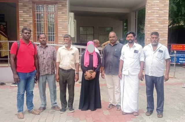 பெண்ணுக்கு ஆதரவாக ஜனநாயக அமைப்புகள்