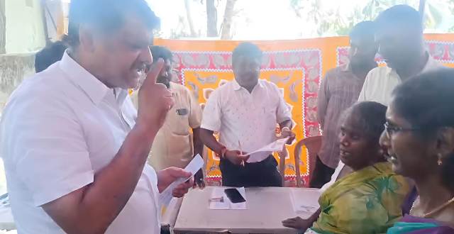 வரிந்துகட்டிய எம்.எல்.ஏ 