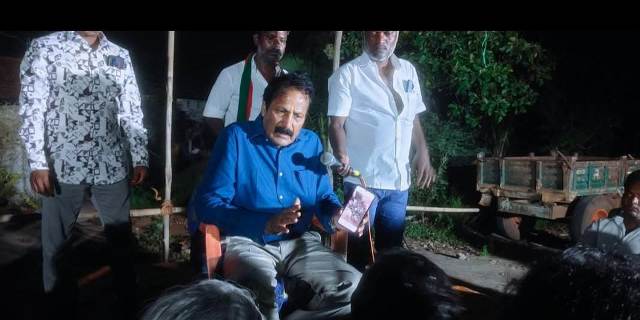 நள்ளிரவில் பரப்புரை 