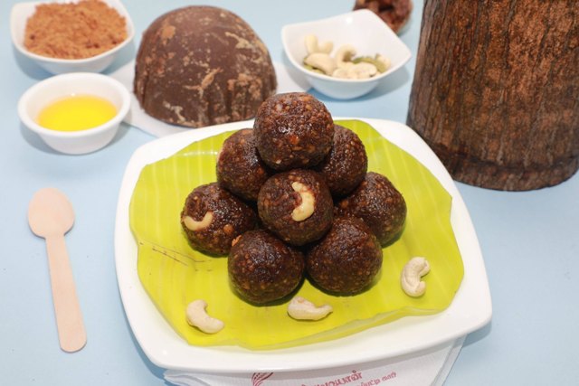 கருப்பட்டி ரவா லட்டு