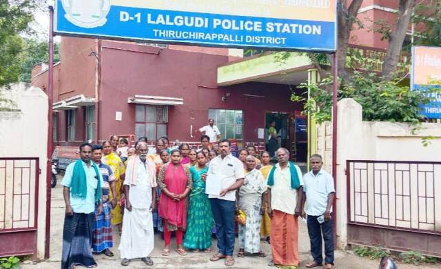 மேலவாழை கிராம மக்கள்