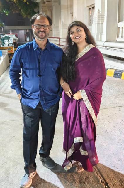 பிஆர்ஓ ரியாஸ் அஹமது & மகள் பாரஸ் ரியாஸ்