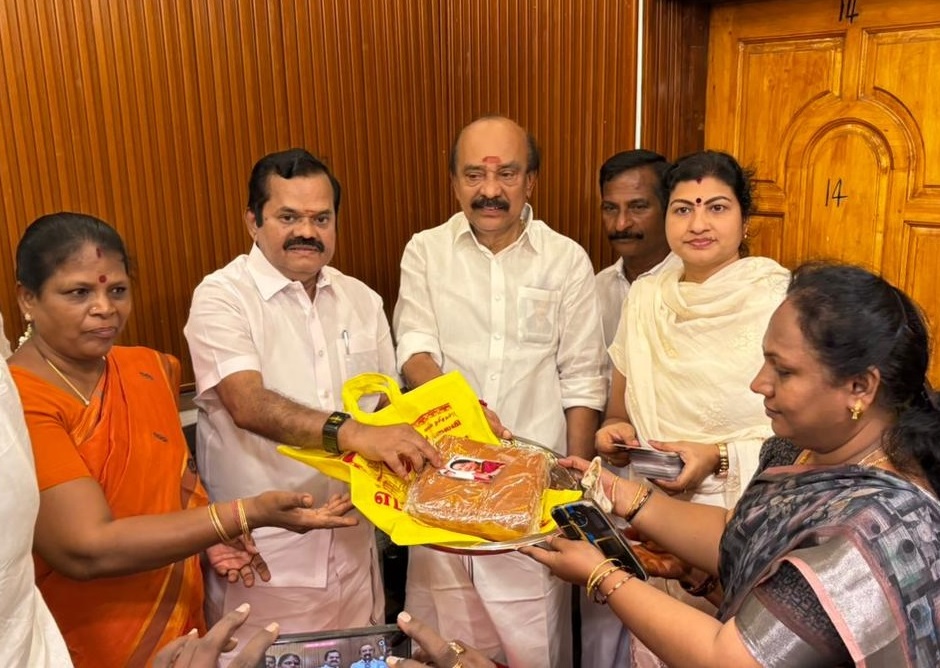 ஸ்ரீரங்கம் அதிமுக